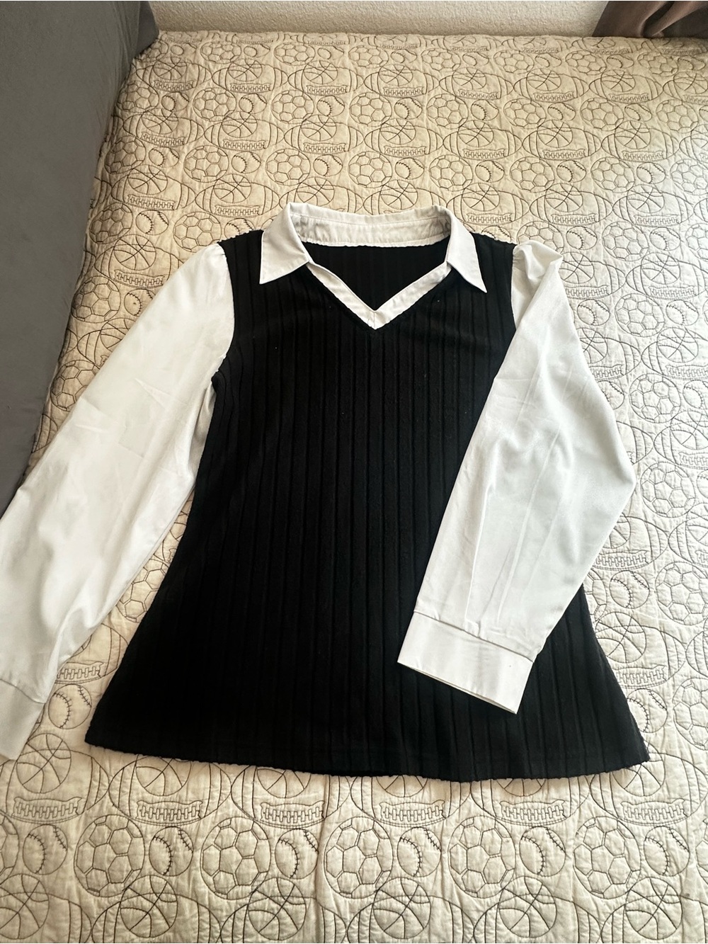 SHEIN Black Ribbed Knit Vest Layered with White Shirt Collar and Sleeves